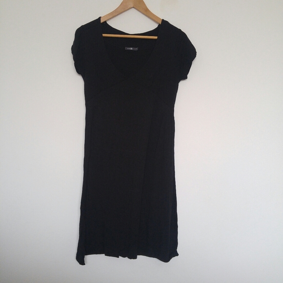 ⚡SALE⚡Stretchy Black Cap Sleeve V-neck Dress - Picture 4 of 6